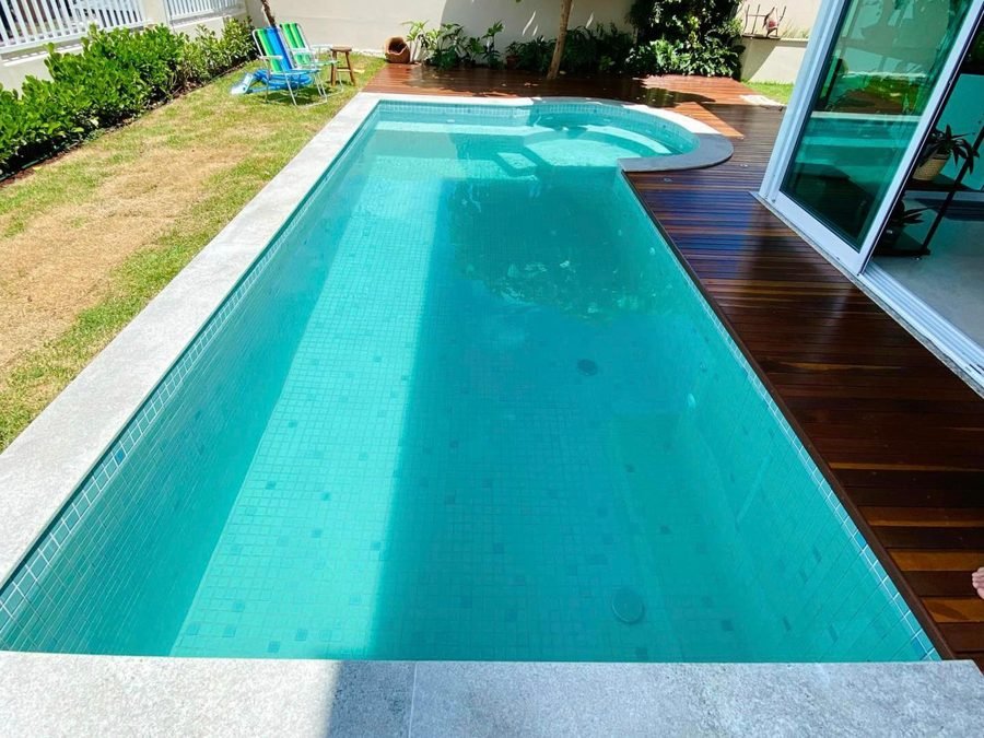 Piscina revestida com pastilha