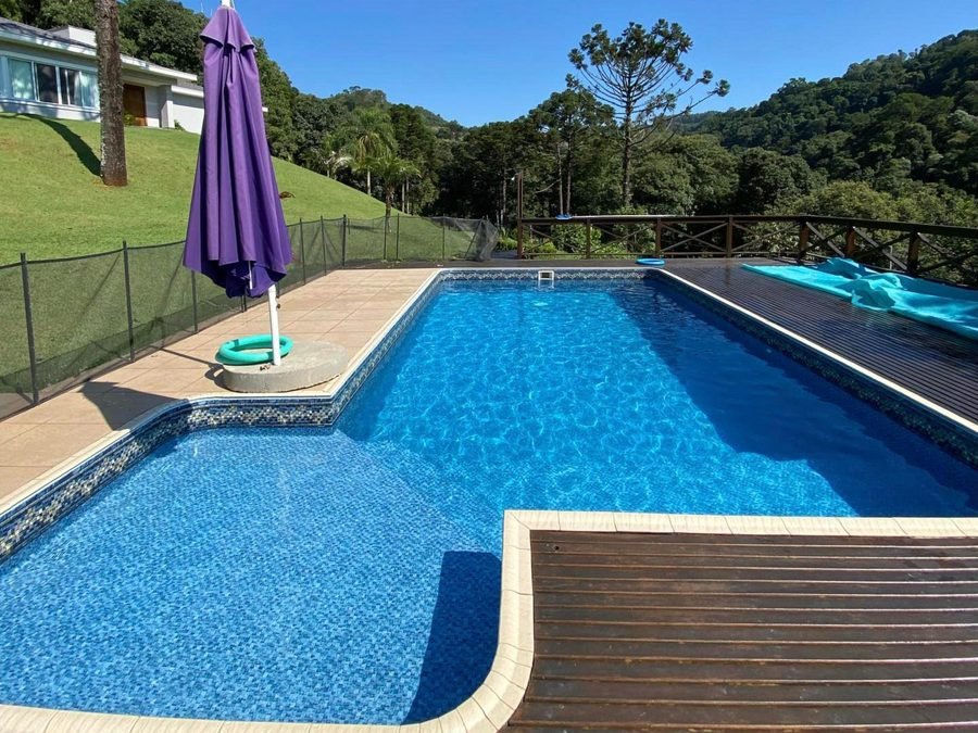 Piscina de vinil e tela armada