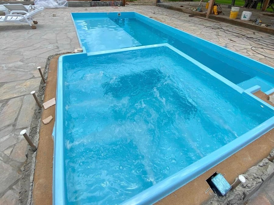 Piscina de fibra com spa